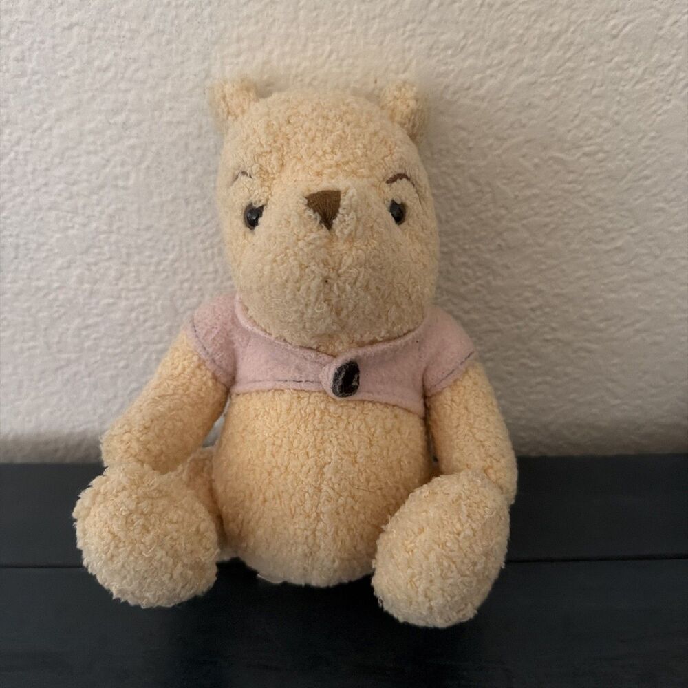 Walt Disney Store CLASSIC WINNIE THE POOH BEAR 7" Plush STUFFED ANIMAL TOY